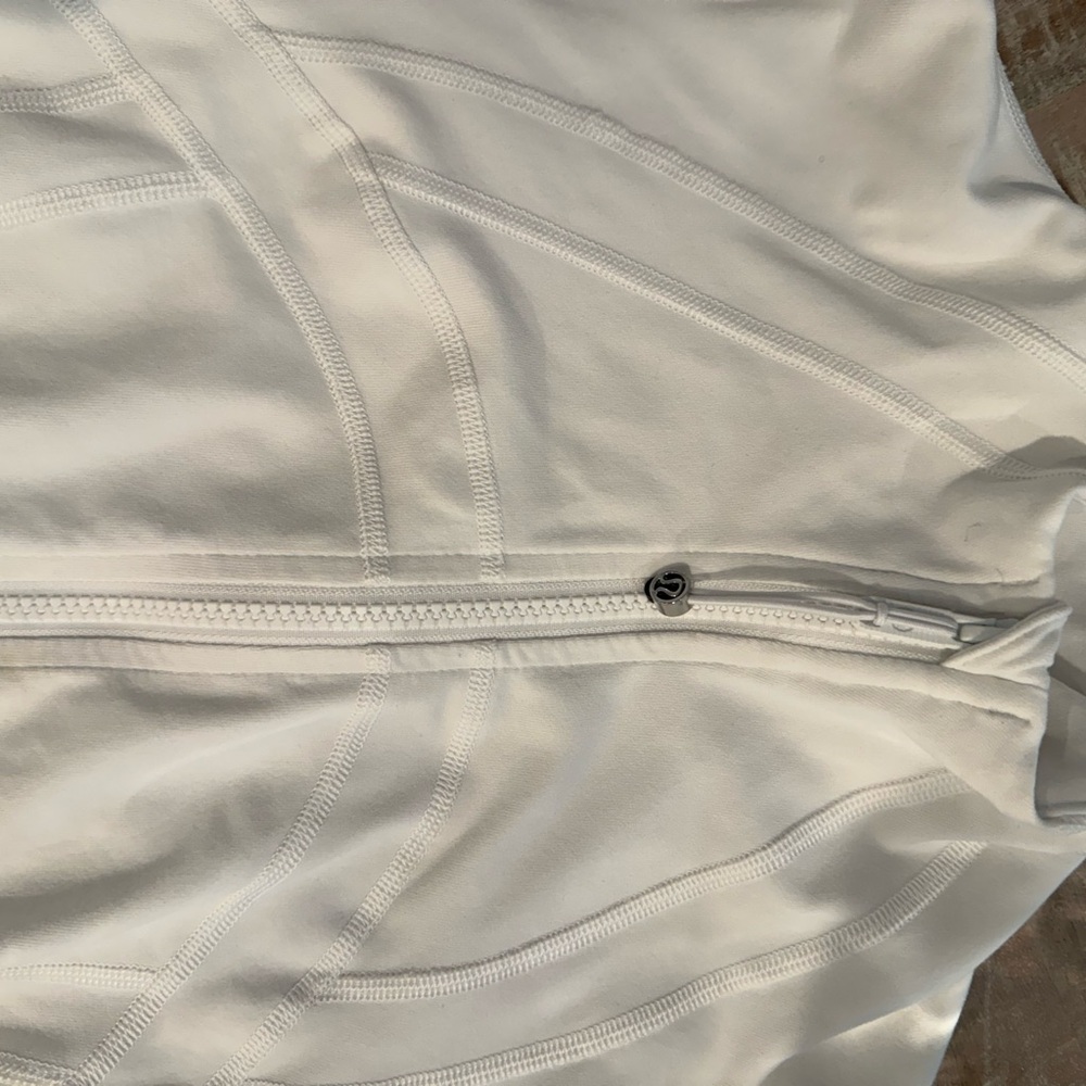Women’s Lulu lemon Define jacket - like new  size 2 white